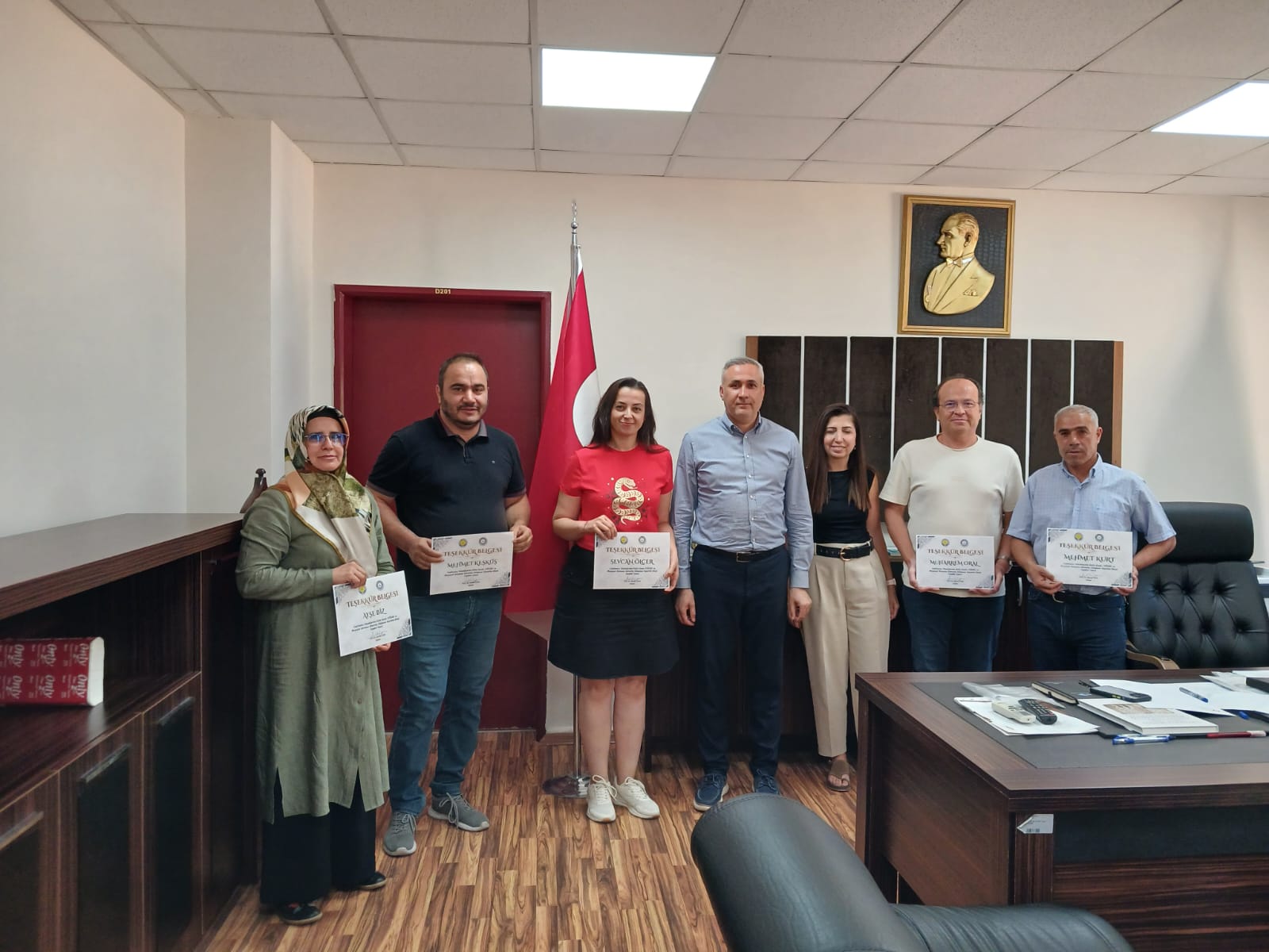 Kurumsal Akreditasyon Sürecine Katkı Sunan Personelimize Teşekkür Belgesi Takdimi